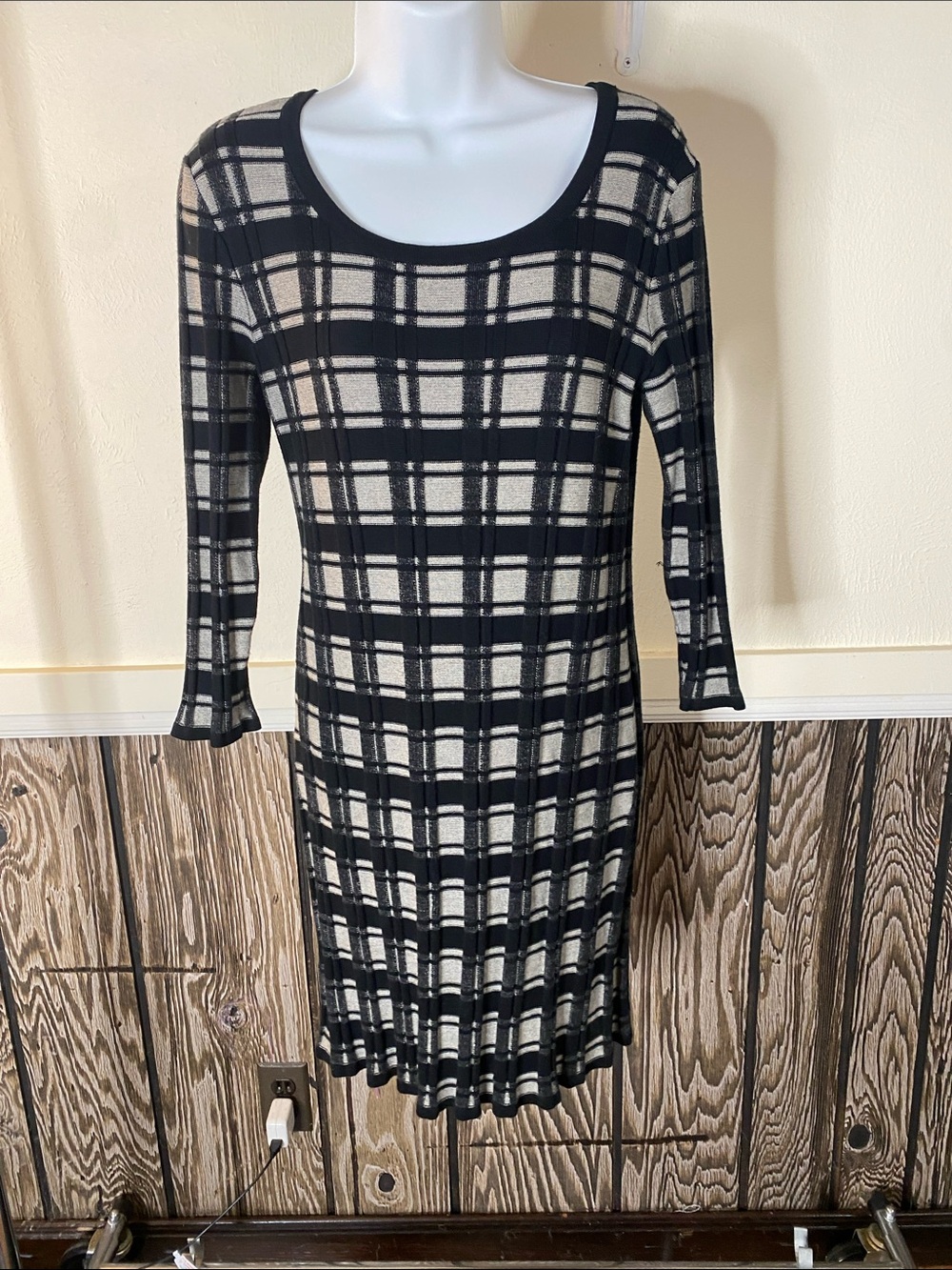 Saks Fifth Avenue Black Label Black and Cream Plaid Long-Sleeve Scoop Dress